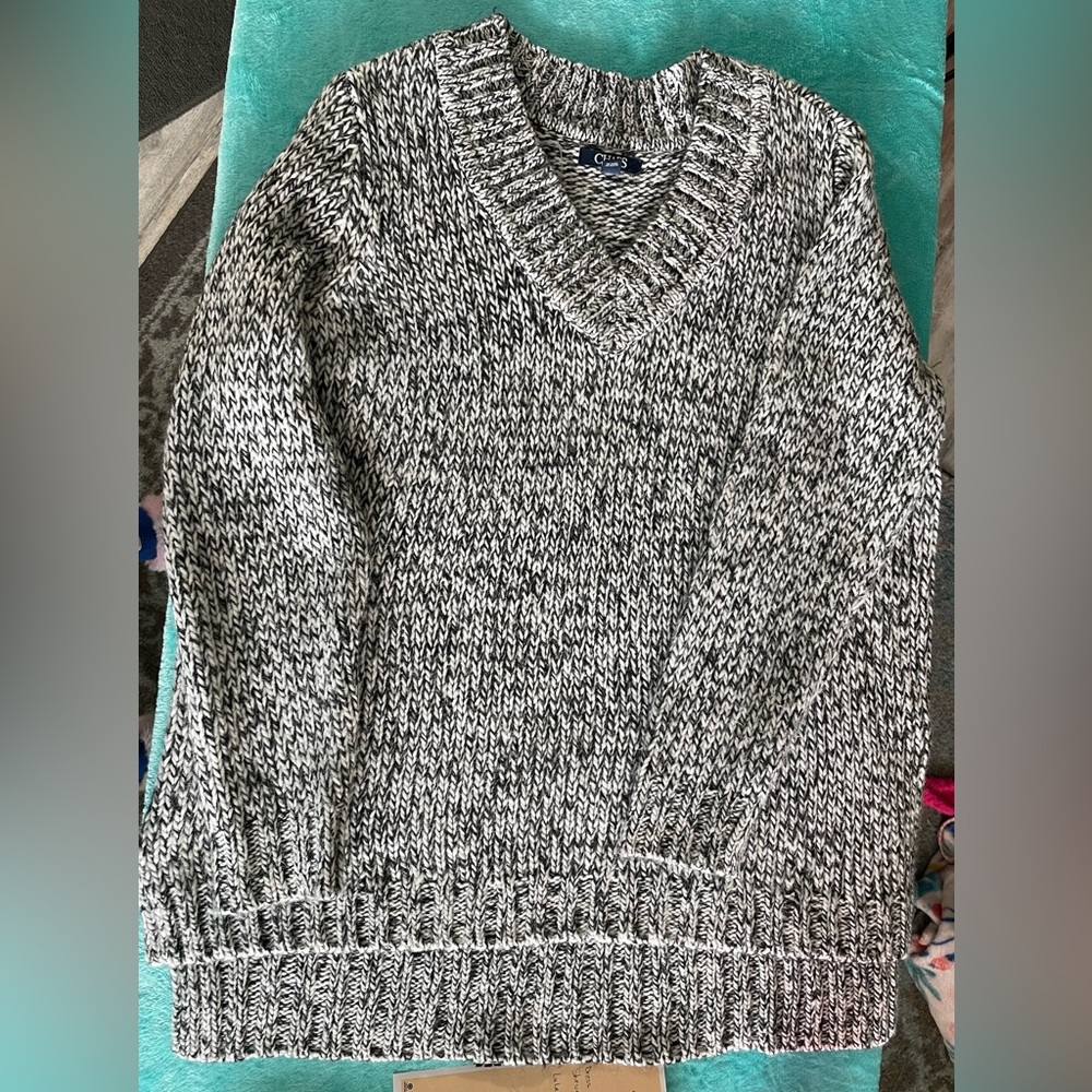 Chaps new/never worn white and black soft cozy sweater